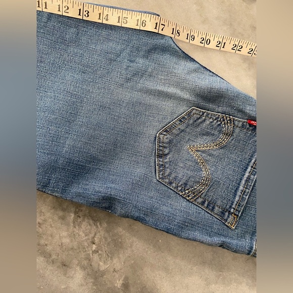 Levi’s Size 6 Perfectly Slimming 512 Capri Cropped Denim Jeans Cuff 5 Pocket - Picture 7 of 11